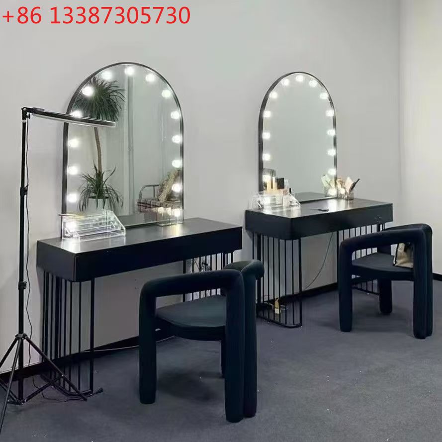 Beauty And Makeup Studio - طاولة زينة للاستوديو على الطراز الشمالي