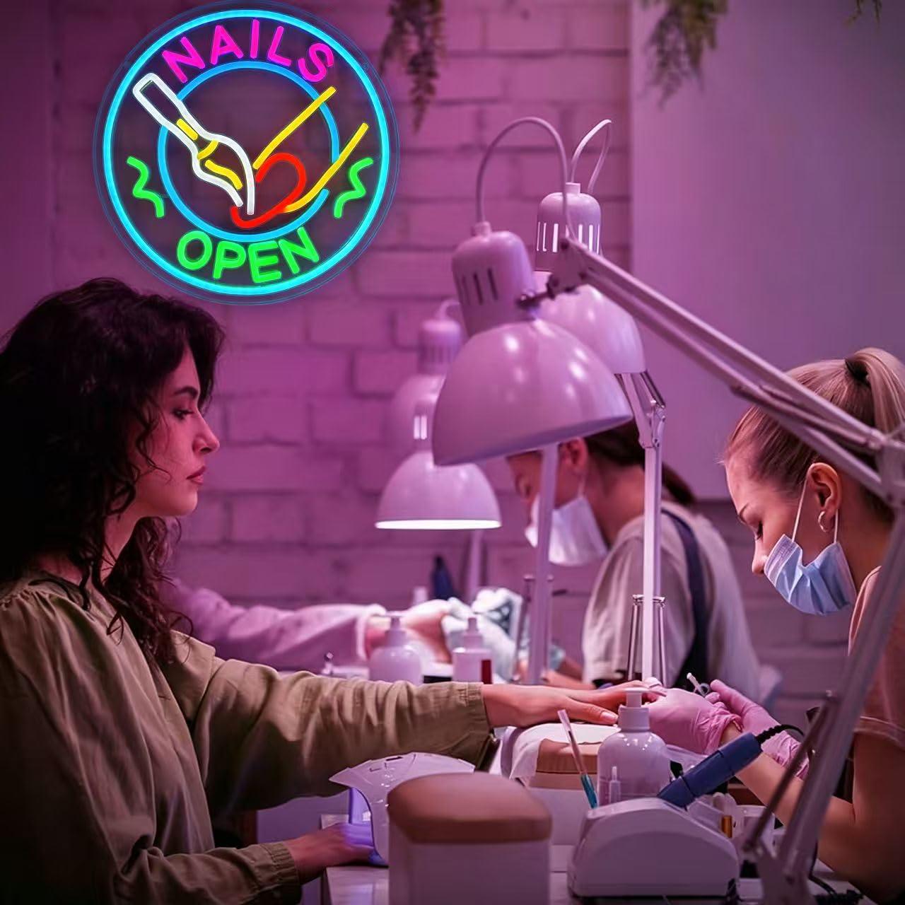 لافتة نيون مفتوحة لصالون الأظا - مراجعة Beauty And Makeup Studio وسعره