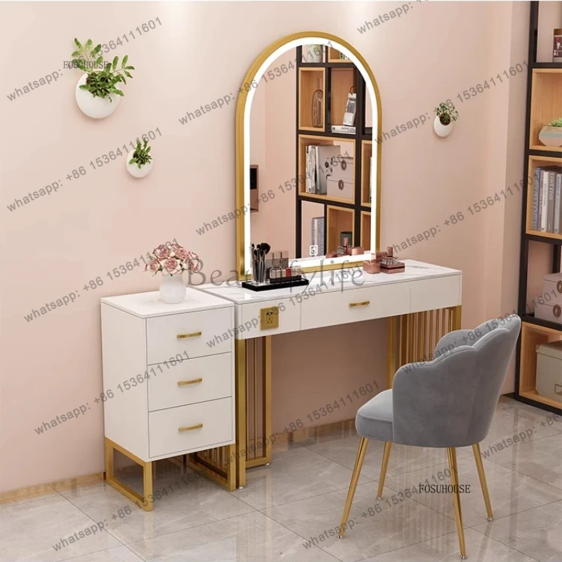 طاولة تجميل احترافية X4 للمتاج - مراجعة Beauty And Makeup Studio وسعره
