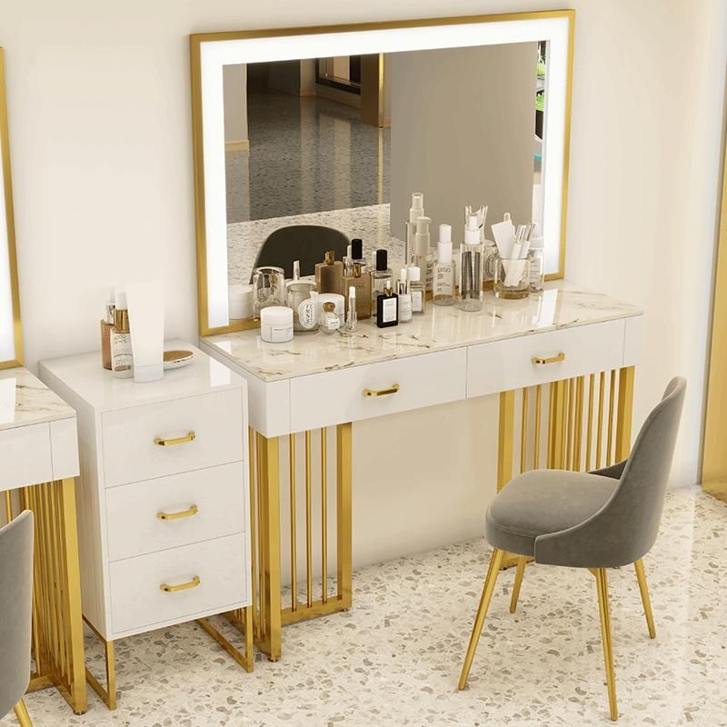 طاولة مكياج فاخرة للمتاجر الاح - مراجعة Beauty And Makeup Studio وسعره