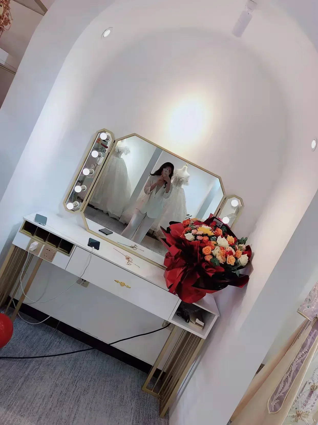 استوديو الصور روك مضمد ماكياج  - مراجعة Beauty And Makeup Studio وسعره