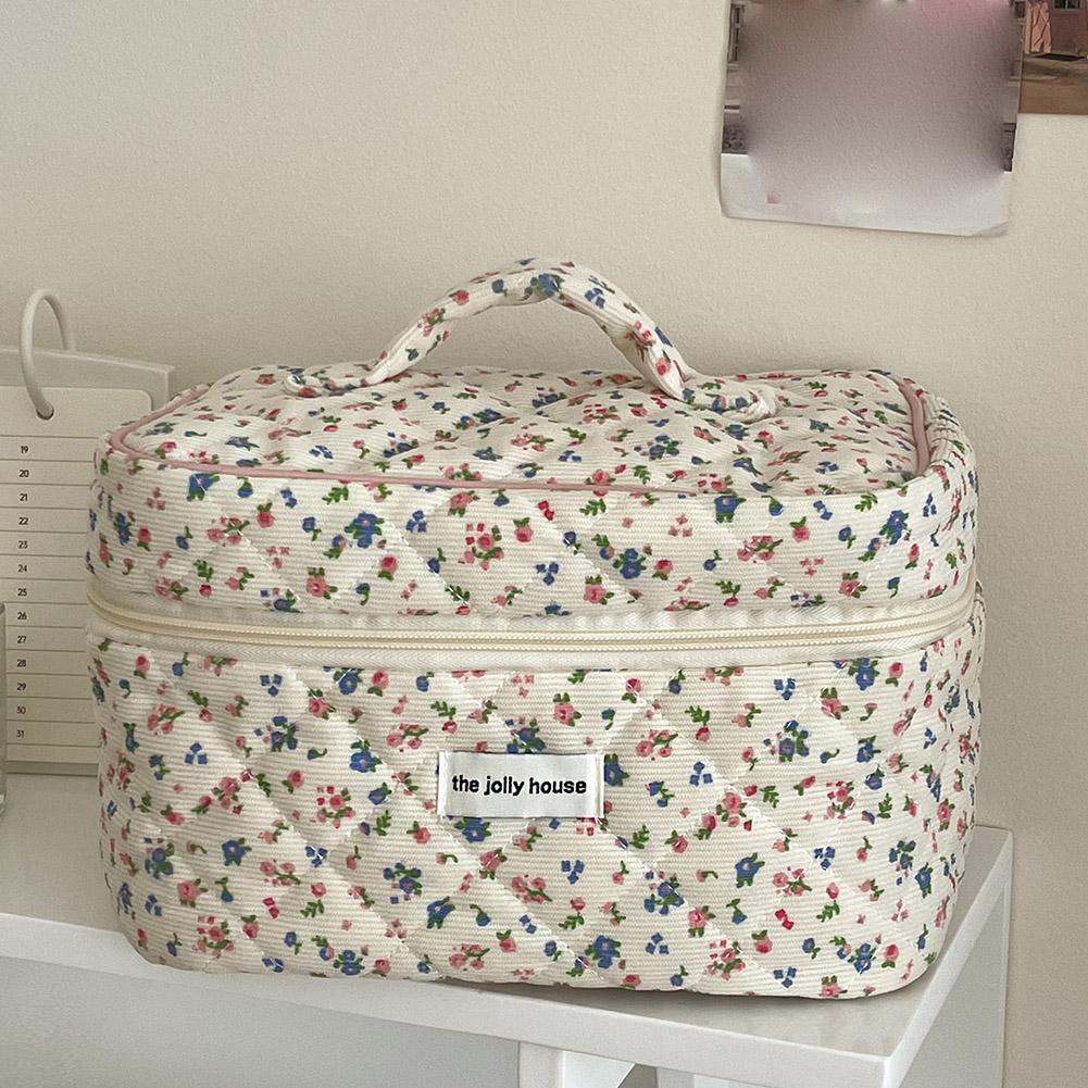 حقيبة مكياج مبطنة بنقوش زهرية  - مراجعة Beauty Preservation Makeup Bag وسعره