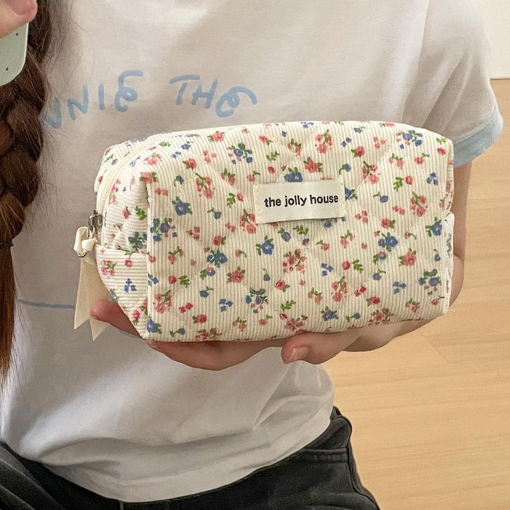حقيبة مكياج مبطنة بنقوش زهرية  - مراجعة Beauty Preservation Makeup Bag وسعره