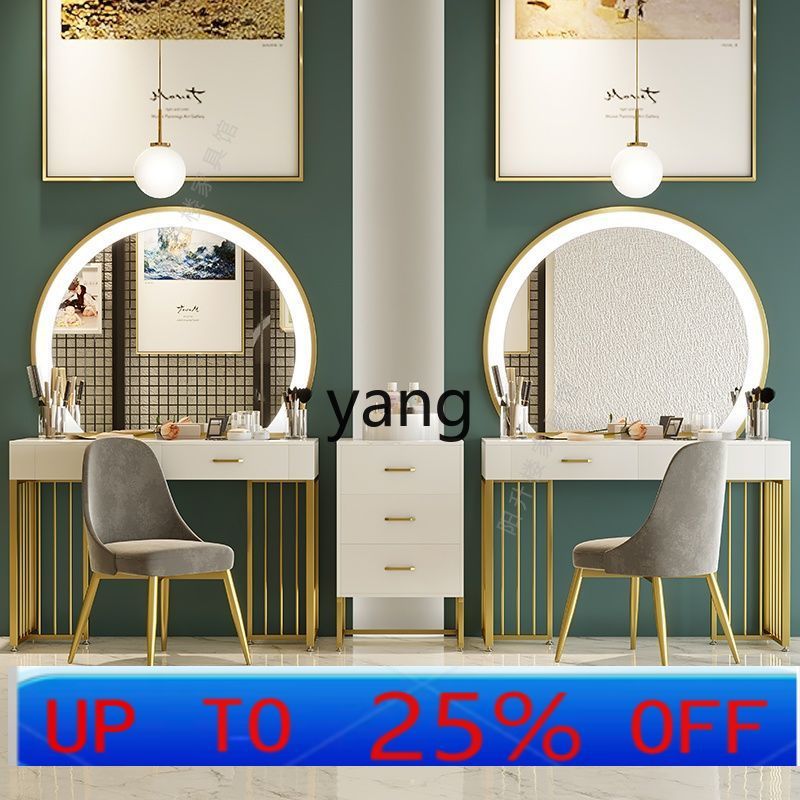 طاولة مكياج خاصة لصالونات التج - مراجعة Beauty And Makeup Studio وسعره