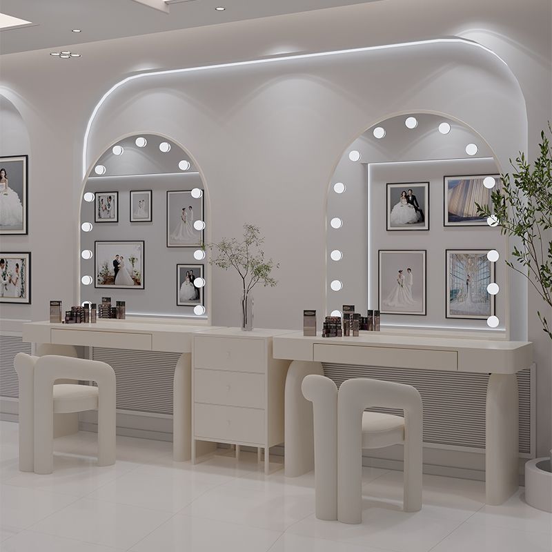 طاولة مكياج مع مصباح، طاولة مك - مراجعة Beauty And Makeup Studio وسعره