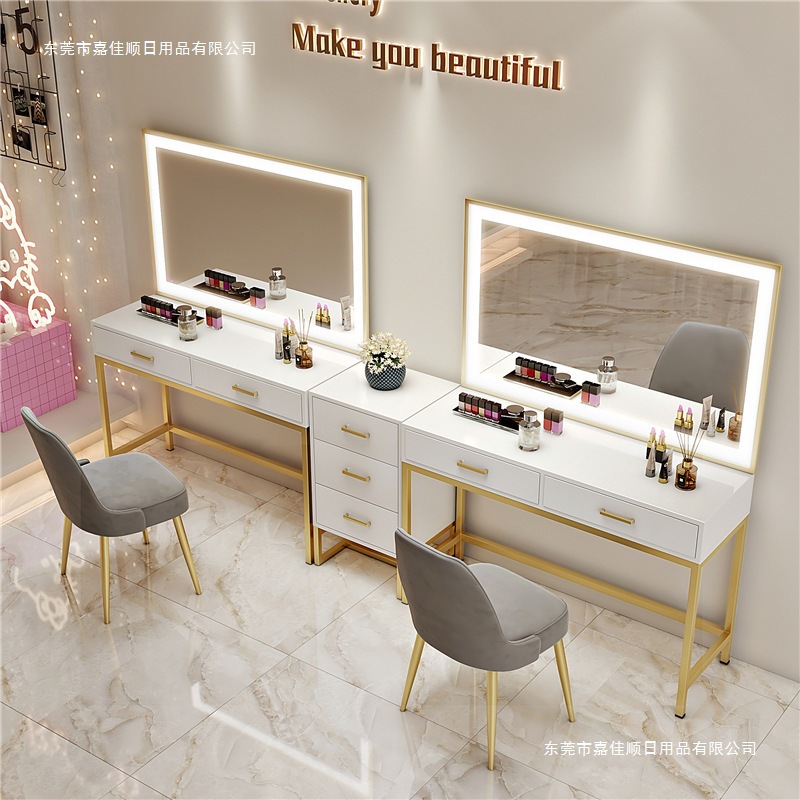 مسمار الفن ماكياج الفنان استود - مراجعة Beauty And Makeup Studio وسعره
